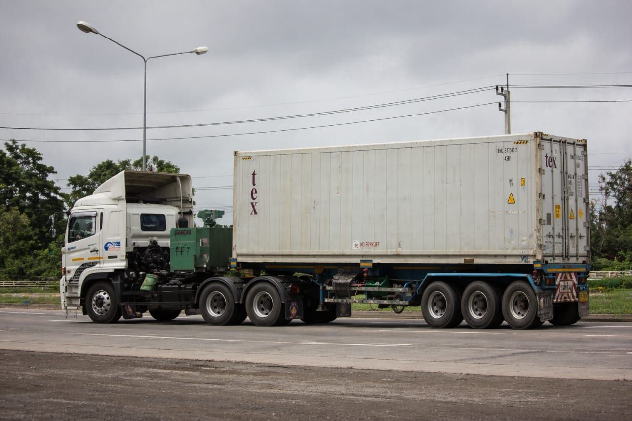 Camions logistiques – Transport Terrestre SOFRETMA